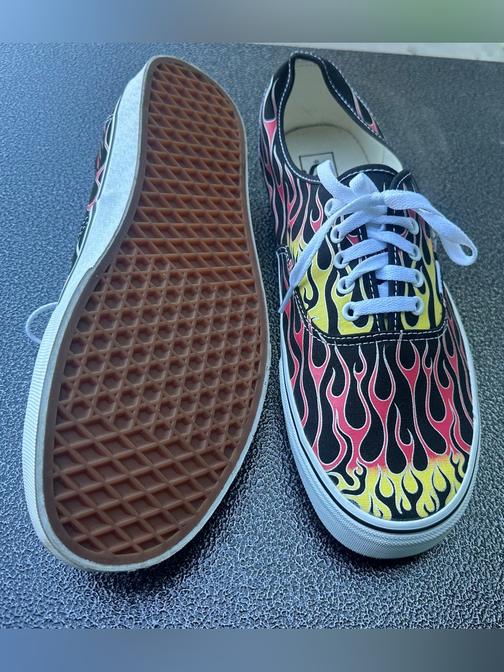 Vans lace Canvas Sneakers with red and yellow flames - Picture 2 of 3